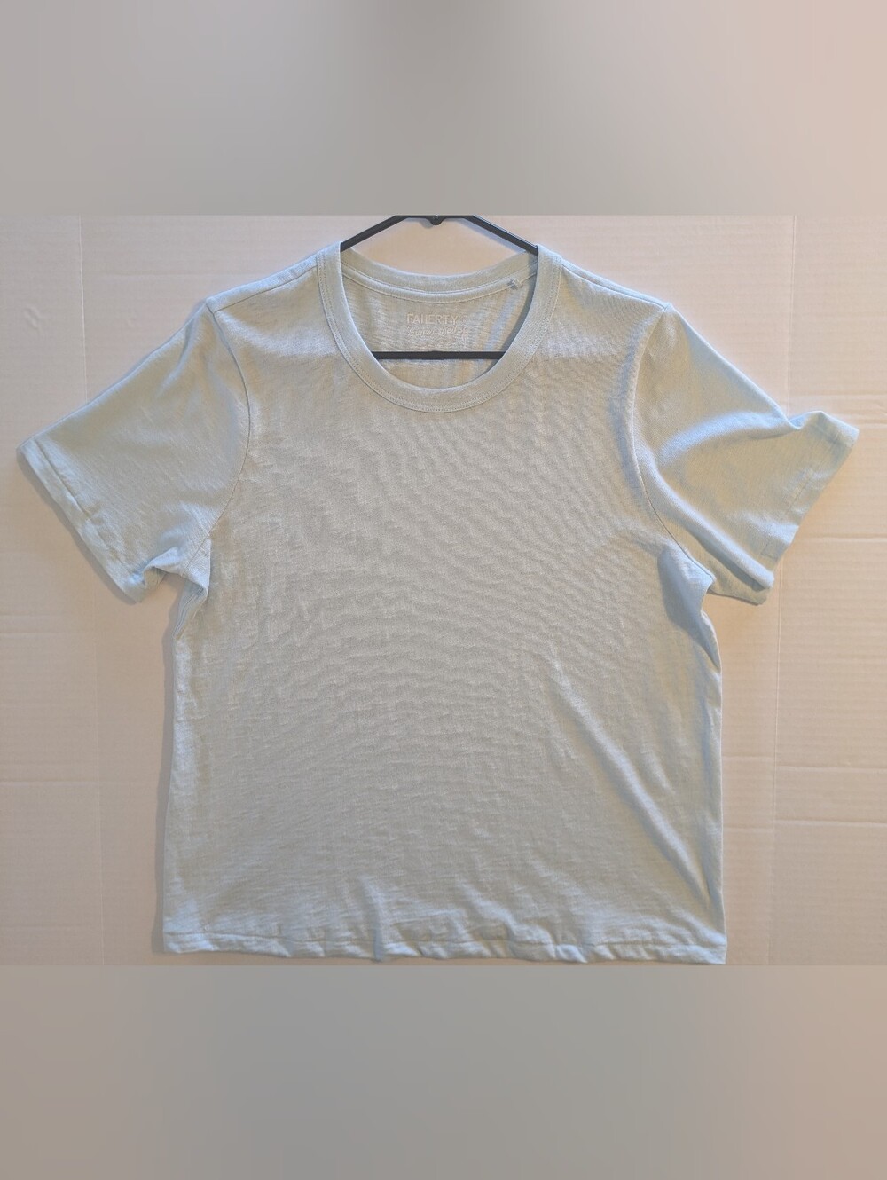 Faherty Pale Blue Crew Neck Short Sleeve T-Shirt- M (NWOT)